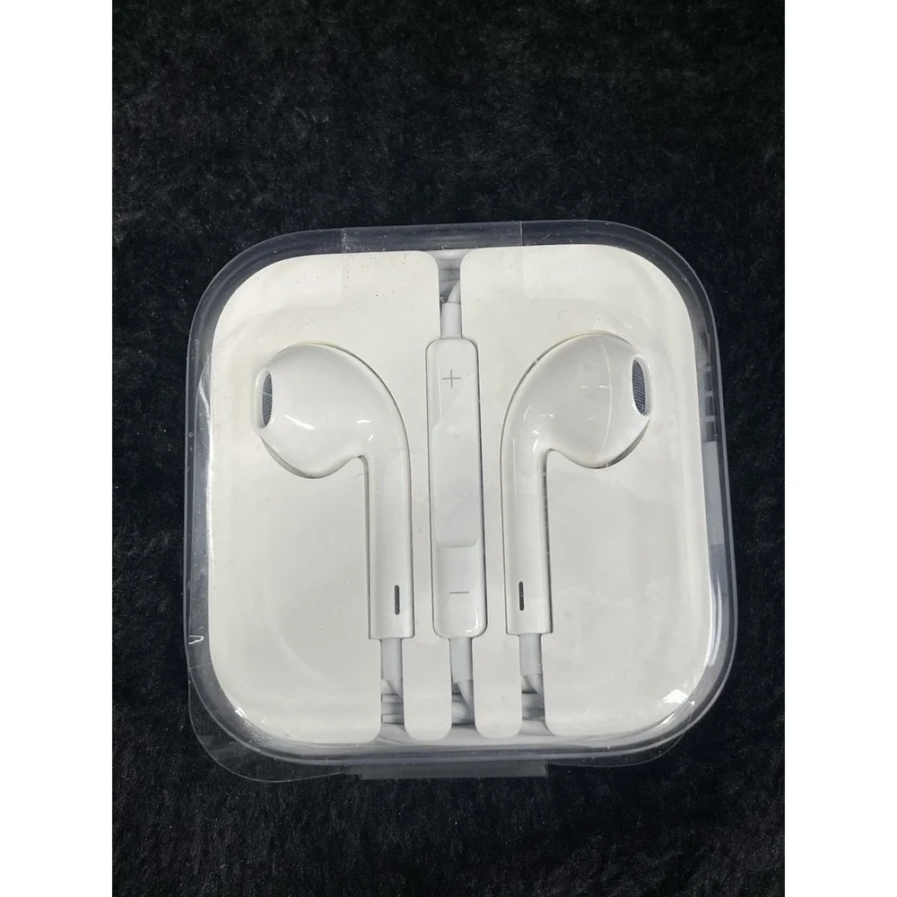 Apple EarPods 3.5mm Headphones Earbuds Remote Mic New Sealed Genuine OEM